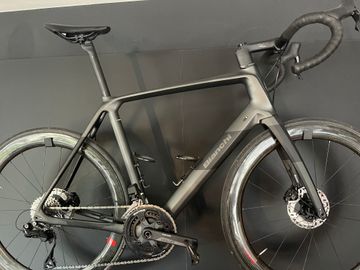Używany Bianchi Infinito 105 Di2 2023 2023 Road & Gravel