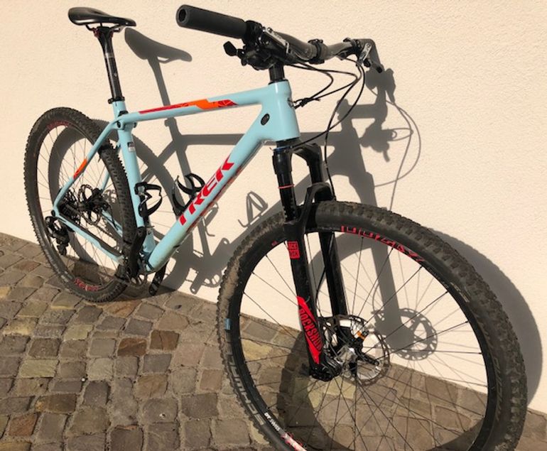 Used Trek Procaliber 9.8 SL 2016 Mountainbike — image 1 of 6