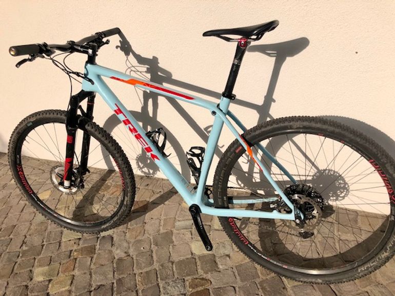 Used Trek Procaliber 9.8 SL 2016 Mountainbike — image 3 of 6