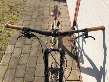 Used Dartmoor thunderbird 2023 Mountainbike, Light Gray — image 2 of 10