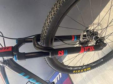 Used Giant Fathom 0 2017 Mountainbike, Black — image 4 of 5