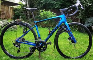 Giant - Defy Advanced Pro 3 2022, 2022