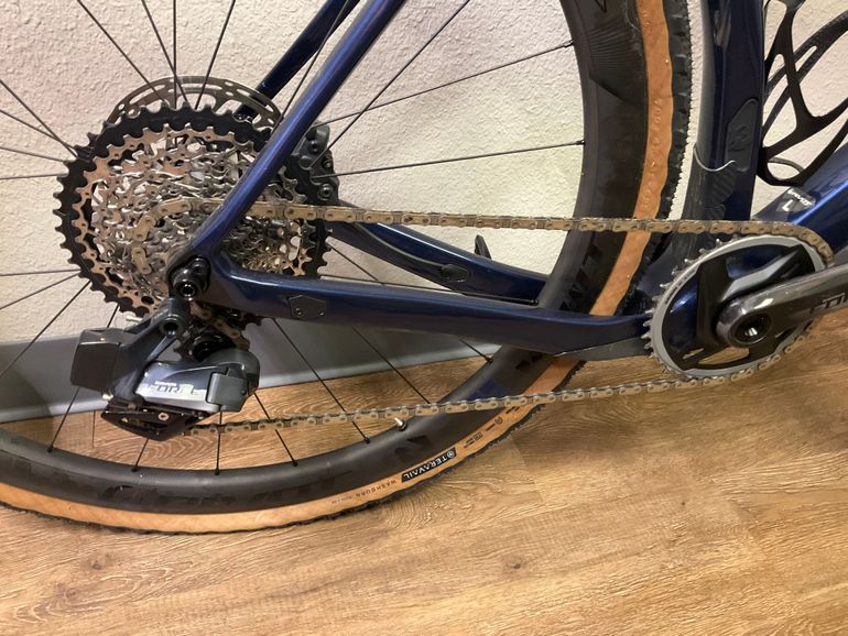 Used Pivot VAULT 2023 Road & Gravel, Blue — image 2 of 7