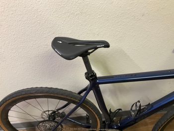 Used Pivot VAULT 2023 Road & Gravel, Blue — image 4 of 7
