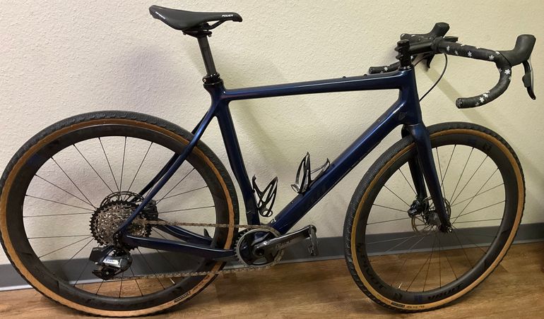 Used Pivot VAULT 2023 Road & Gravel, Blue — image 1 of 7