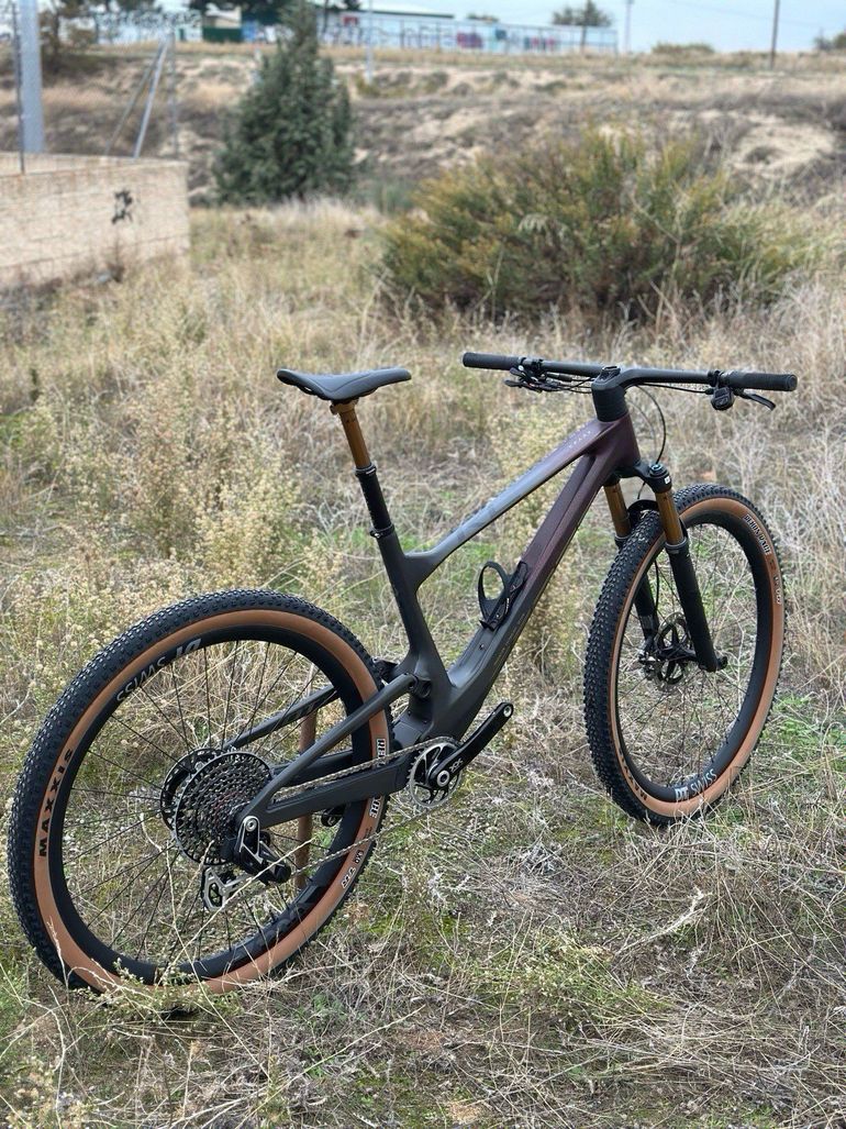 Used Scott Spark RC SL TR 2024 2024 Mountainbike — image 1 of 27