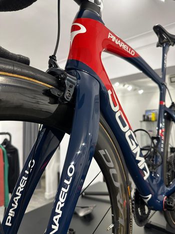 Used Pinarello Dogma F - Carlos Rodriguez 2021 Road & Gravel, Rojo — image 9 of 10