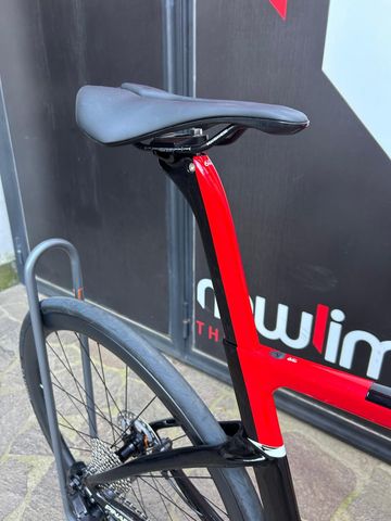 Pinarello DOGMA F7 2023 Road & Gravel usato, Rosso — immagine 13 di 14
