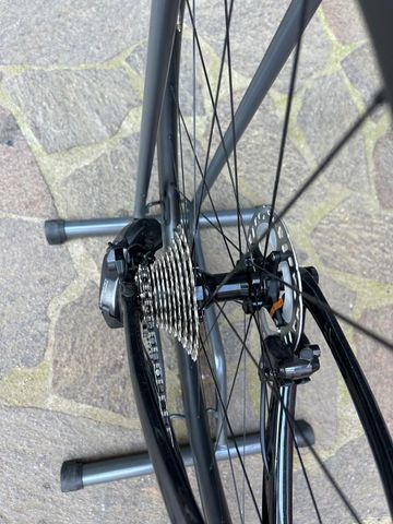 Pinarello DOGMA F7 2023 Road & Gravel usato, Rosso — immagine 6 di 14