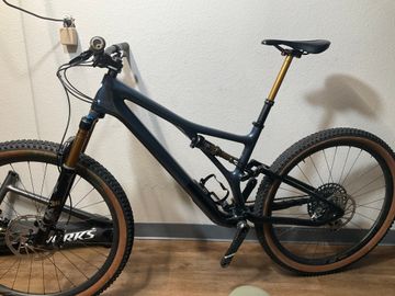 Used Specialized Stumpjumper Pro 2021 2021 Mountainbike, Blue, 29 — image 2 of 5