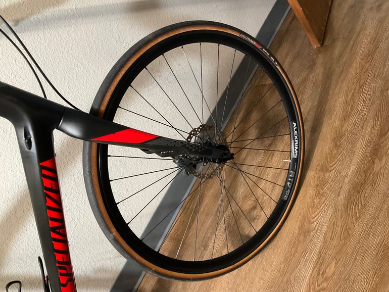 Sirrus sport carbon on sale