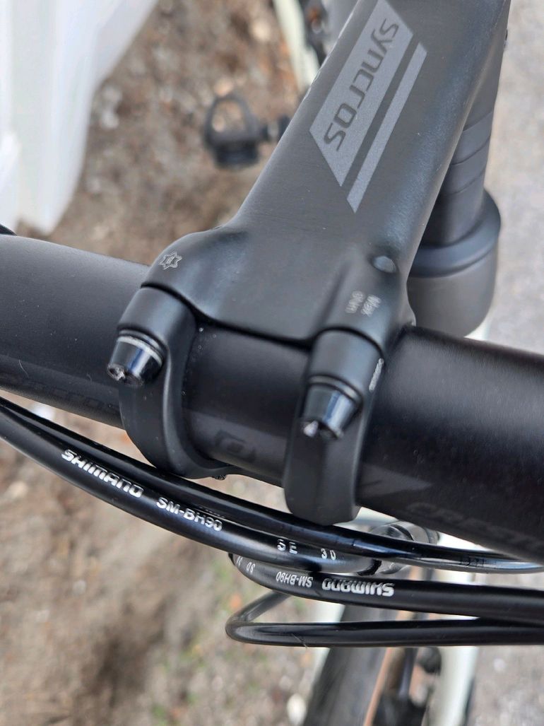 Used Scott Addict 20 disc 2021 2021 Road & Gravel — image 2 of 8