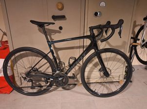 Giant - Defy Advanced 1 2022, 2022