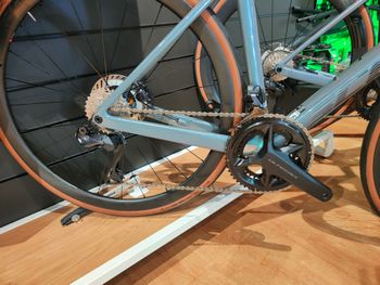 Used Scott Addict RC 15 2023 2023 Road & Gravel, Hellgrau — image 3 of 3