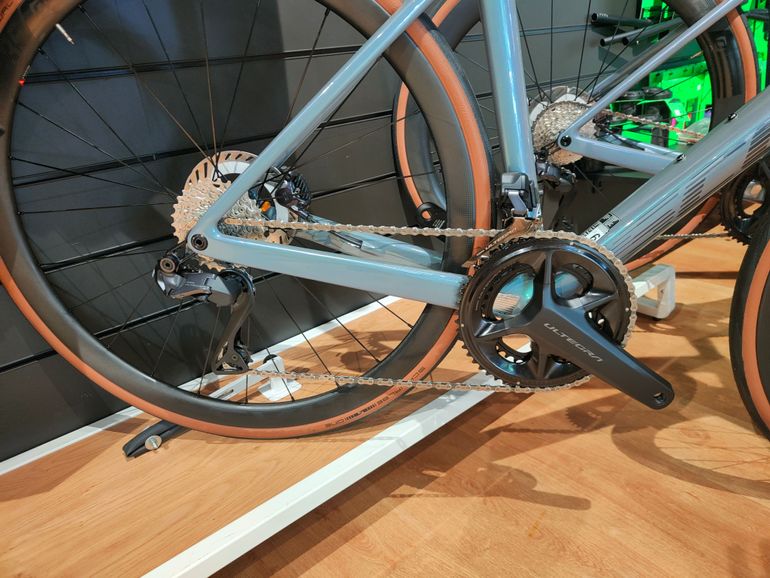 Used Scott Addict RC 15 2023 2023 Road & Gravel, Hellgrau — image 3 of 3