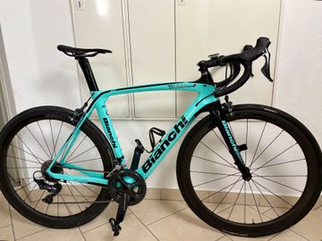 Bianchi Oltre XR3 Ultegra 2019 2019 Road & Gravel usato, Verde — immagine 3 di 8