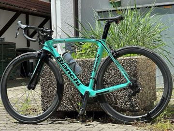 Bianchi Oltre XR3 Ultegra 2019 2019 Road & Gravel usato, Verde — immagine 1 di 8