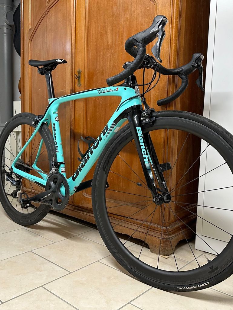 Bianchi Oltre XR3 Ultegra used in 55 cm | Black Friday Deals | buycycle BG