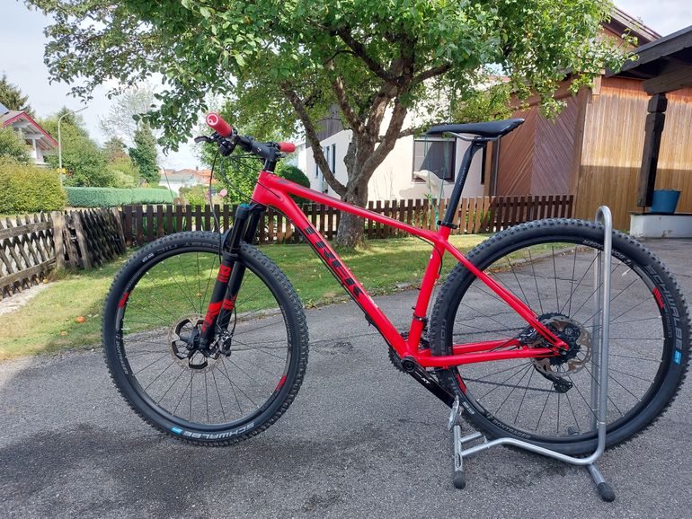 Trek Superfly 7 2017 Mountainbike usato, Rosso — immagine 3 di 9