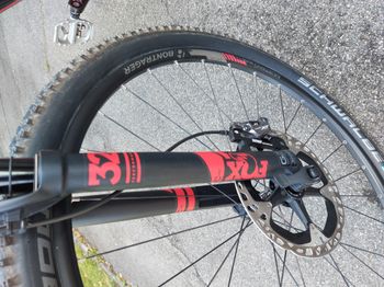 Trek Superfly 7 2017 Mountainbike usato, Rosso — immagine 4 di 9