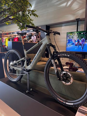 Brugt Lapierre E-Zesty AM LTD 2024 2024 Mountainbike — billede 1 af 3