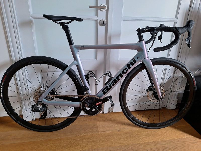 Używany Bianchi Aria - Rival eTap AXS 2022 2022 Road & Gravel