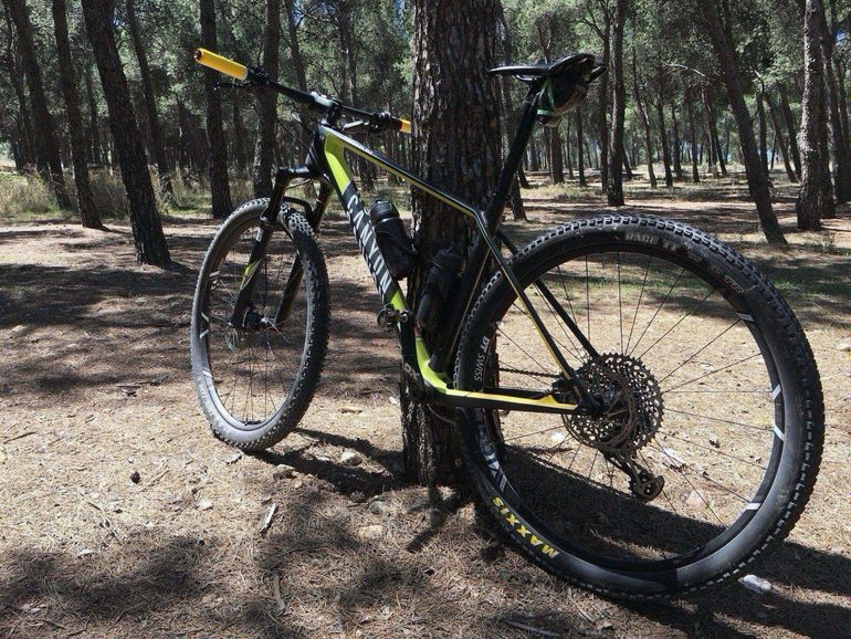 Used Canyon Exceed CF SLX 9.0 Pro Race Team 2018 2018 Mountainbike, Nero — image 4 of 6