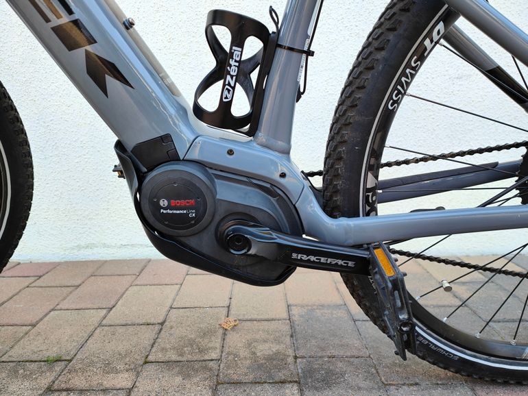 Used Trek Powerfly 7 2019 Mountainbike, Hellgrau — image 9 of 37