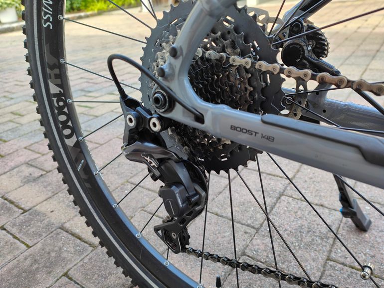 Used Trek Powerfly 7 2019 Mountainbike, Hellgrau — image 24 of 37