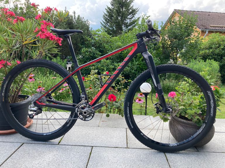 Canyon Exceed CF SLX 9.0 Pro Race Team used in M buycycle