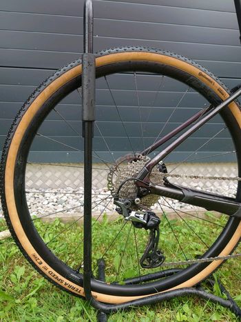 Used Giant Revolt, Advanced 2 2021 2021 Road & Gravel, Violett — image 8 of 8