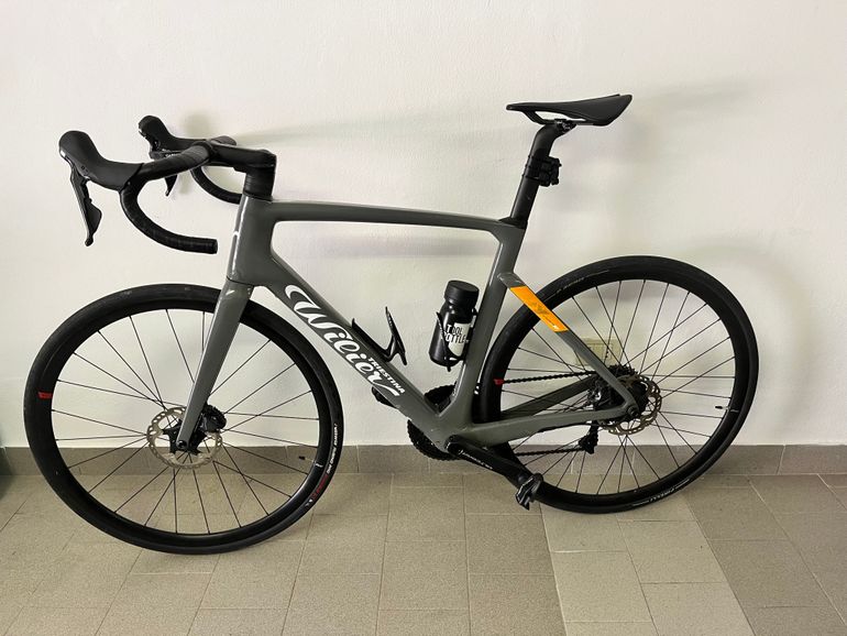 Wilier Cento10 Hybrid SHIMANO ULTEGRA R8020 MAHLE EBIKEMOTION used in L buycycle Romania