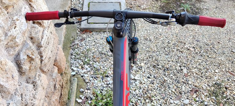 Used BMC FOURSTROKE 01 THREE 2019 2019 Mountainbike, Light Gray, 29 — image 4 of 6