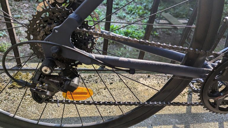Used TRIBAN Comfortable, light carbon fork and disc brake RC 120 road bike 2023 2023 Road & Gravel, Blu — image 5 of 9