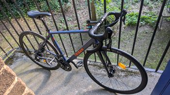 Used TRIBAN Comfortable, light carbon fork and disc brake RC 120 road bike 2023 2023 Road & Gravel, Blu — image 1 of 9
