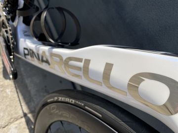 Pinarello Dogma F Crystal White 2024 Road & Gravel usato, Bianco — immagine 13 di 20