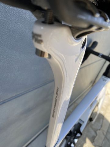 Pinarello Dogma F Crystal White 2024 Road & Gravel usato, Bianco — immagine 17 di 20