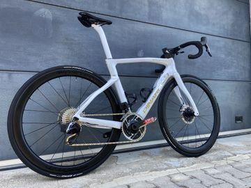 Pinarello Dogma F Crystal White 2024 Road & Gravel usato, Bianco — immagine 7 di 20