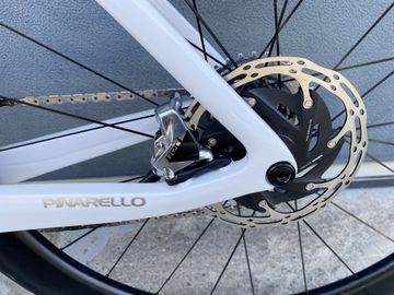 Pinarello Dogma F Crystal White 2024 Road & Gravel usato, Bianco — immagine 6 di 20