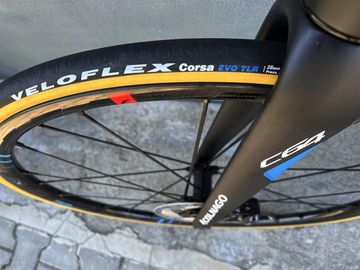 Gebrauchtes Colnago C64 MySixty4 Disc + Ultegra Di2 + Fulcrum Zero CMPTZ 2024 Road & Gravel, Schwarz — Bild 3 von 21