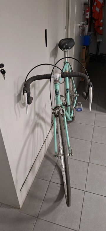 Used Bianchi Sprint 105 2020 2020 Road & Gravel, Green — image 2 of 5