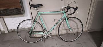 Used Bianchi Sprint 105 2020 2020 Road & Gravel, Green — image 1 of 5