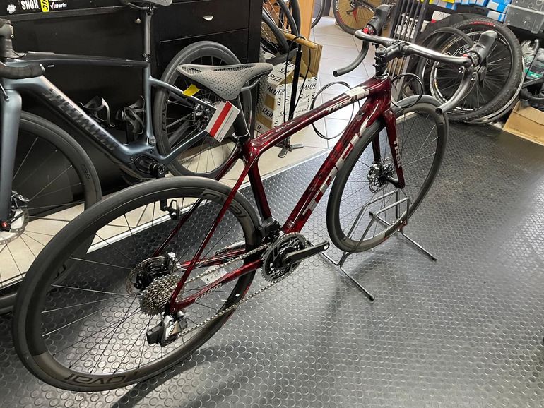 Used Trek Émonda SLR 9 Disc eTap 2020 2020 Road & Gravel, Rot — image 3 of 7