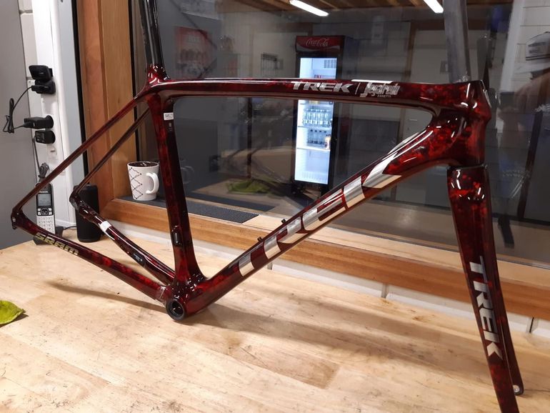 Used Trek Émonda SLR 9 Disc eTap 2020 2020 Road & Gravel, Rot — image 4 of 7