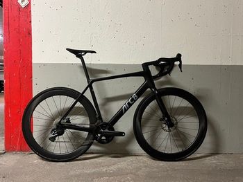 Used ARC8 Escapee DB ULTEGRA DI2 2023 Road & Gravel, Black — image 1 of 4