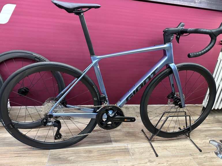 Giant TCR Advanced 0 Di2 used in MD Black Friday Deals buycycle Romania