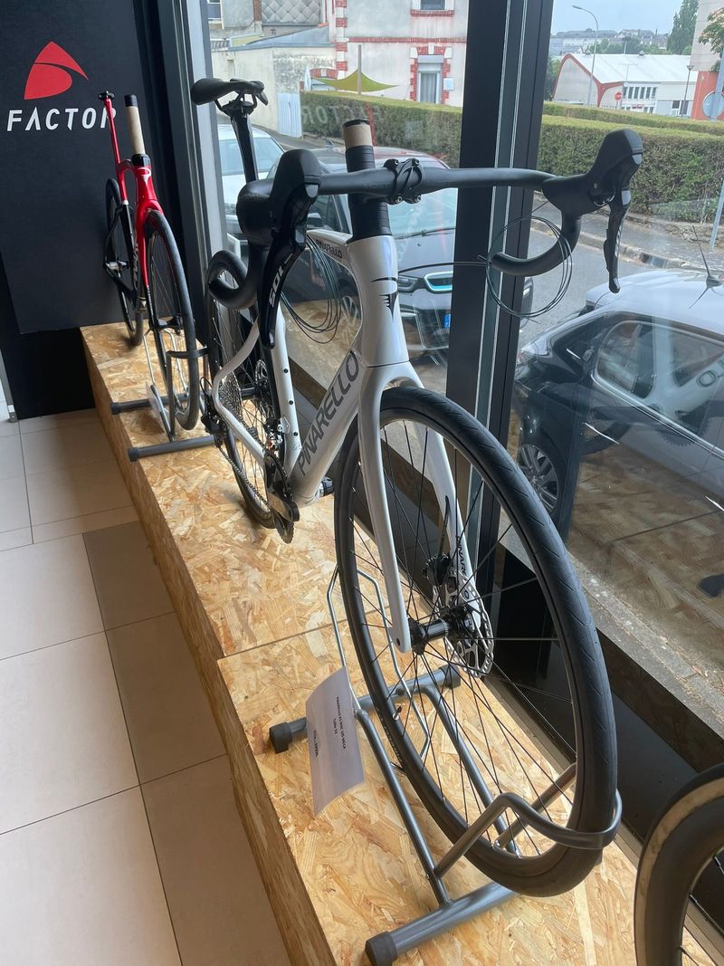 Pinarello X1 105 2023 2023 Road & Gravel d'occasion — image 2 sur 3