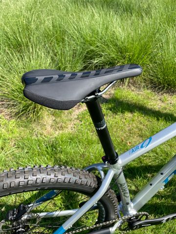 Niner Air 9 ALU 2023 Mountainbike usato, Grigio chiaro — immagine 3 di 4