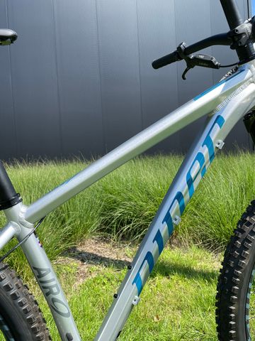 Niner Air 9 ALU 2023 Mountainbike usato, Grigio chiaro — immagine 4 di 4