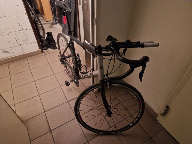 Used Focus Izalco Ltd. (modified) 2020 Road & Gravel, Light Gray — image 4 of 4